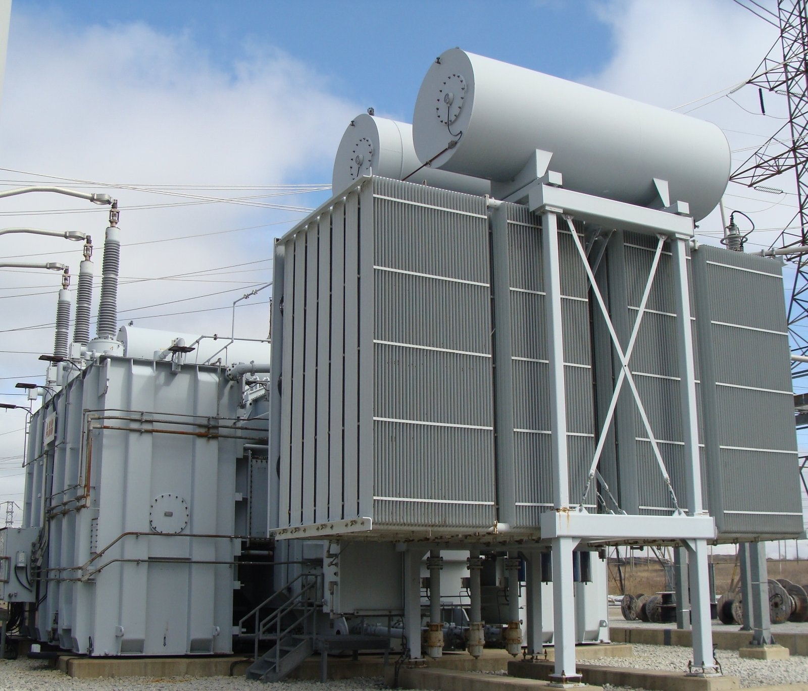Power transformer